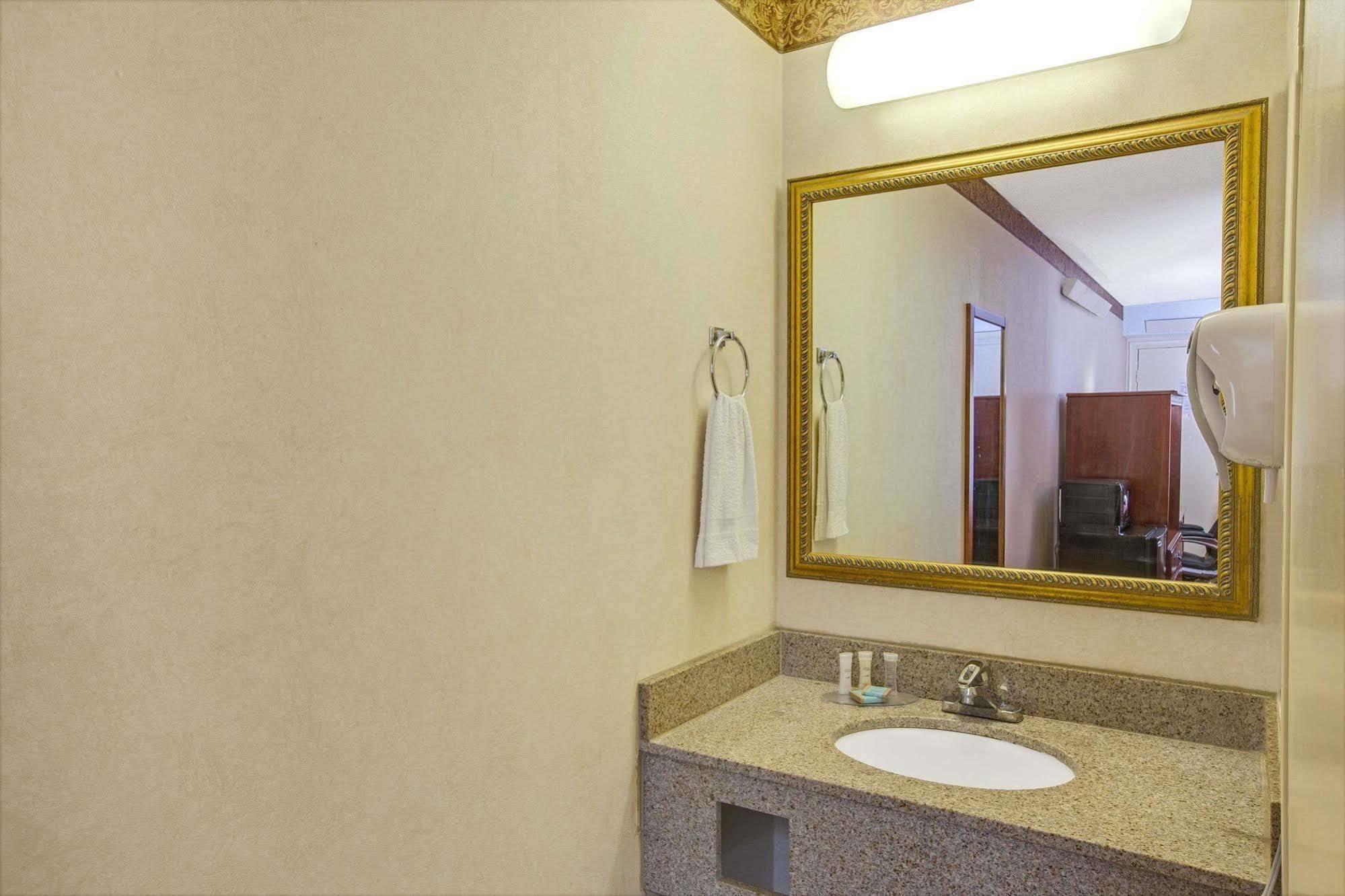 Travelodge By Wyndham * Parsippany